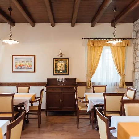 & Restaurant Pahor 3*